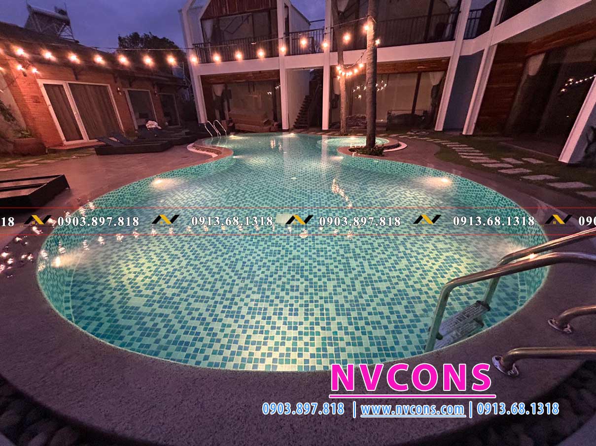 Cảnh sắc tuyệt đẹp của hồ bơi khi đêm về Cảnh sắc tuyệt đẹp của hồ bơi khi đêm về