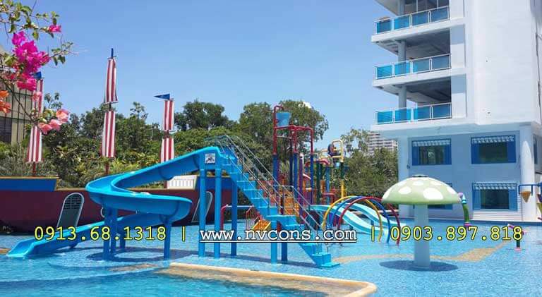 Cầu trượt bể bơi composite Cầu trượt bể bơi composite