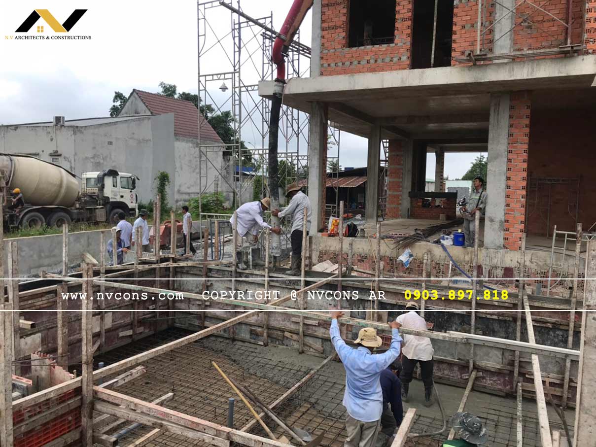 Công tác đổ bê tông bể bơi gia đình Tây Ninh