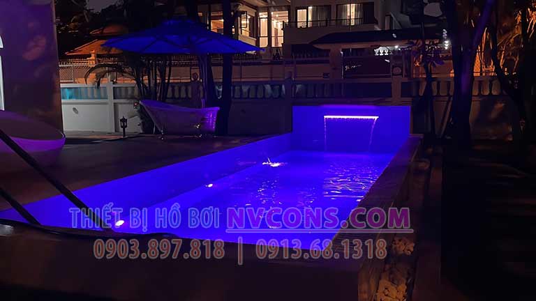 Đèn dưới nước bể bơi inox 316 màu xanh 12V đẹp khi về đêm Đèn dưới nước bể bơi inox 316 màu xanh 12V đẹp khi về đêm
