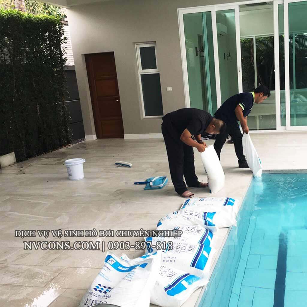 Cung cấp muối cho dịch vụ vệ sinh bể bơi chung cư hàng tháng tại quận 2 Cung cấp muối cho dịch vụ vệ sinh bể bơi chung cư hàng tháng tại quận 2