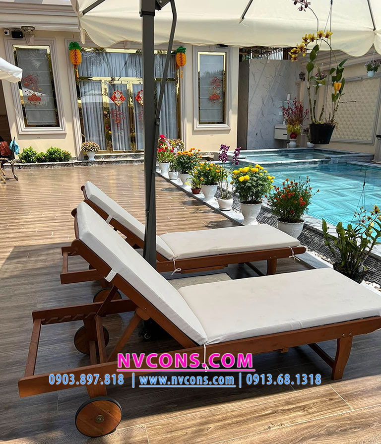 Ghế gỗ nằm nghỉ bể bơi gia đình có nệm đẹp Ghế gỗ nằm nghỉ bể bơi gia đình có nệm đẹp