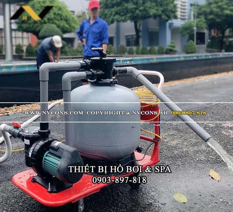 Máy hút cặn bể bơi