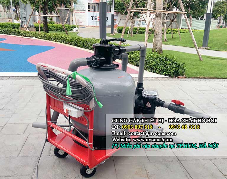 Máy hút cặn đáy hồ bơi kinh doanh tại Thủ Đức - Sài Gòn Máy hút cặn đáy hồ bơi kinh doanh tại Thủ Đức - Sài Gòn