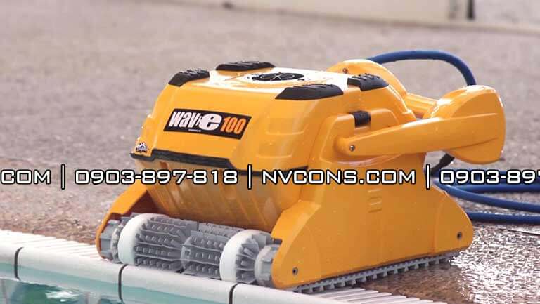 Robot làm sạch bể bơi Dolphin Wave 100 Robot làm sạch bể bơi Dolphin Wave 100