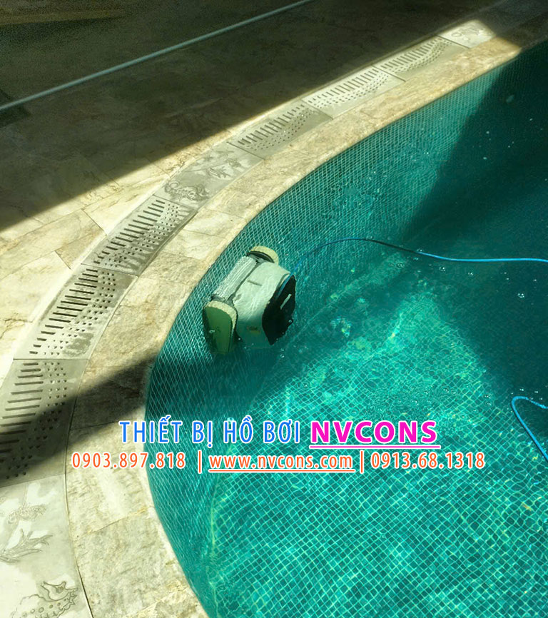 Robot dolphin x30 tại Trị An Đồng Nai leo tường cọ rêu Robot dolphin x30 tại Trị An Đồng Nai leo tường cọ rêu