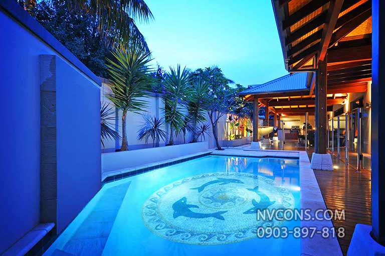 Tạo hình hồ bơi gia đình đẹp từ gạch mosaic Tạo hình hồ bơi gia đình đẹp từ gạch mosaic