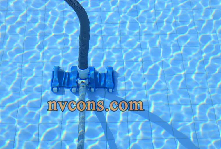 Thanh nhôm kết hợp bàn hút đáy vệ sinh đáy bể bơi Thanh nhôm kết hợp bàn hút đáy vệ sinh đáy bể bơi