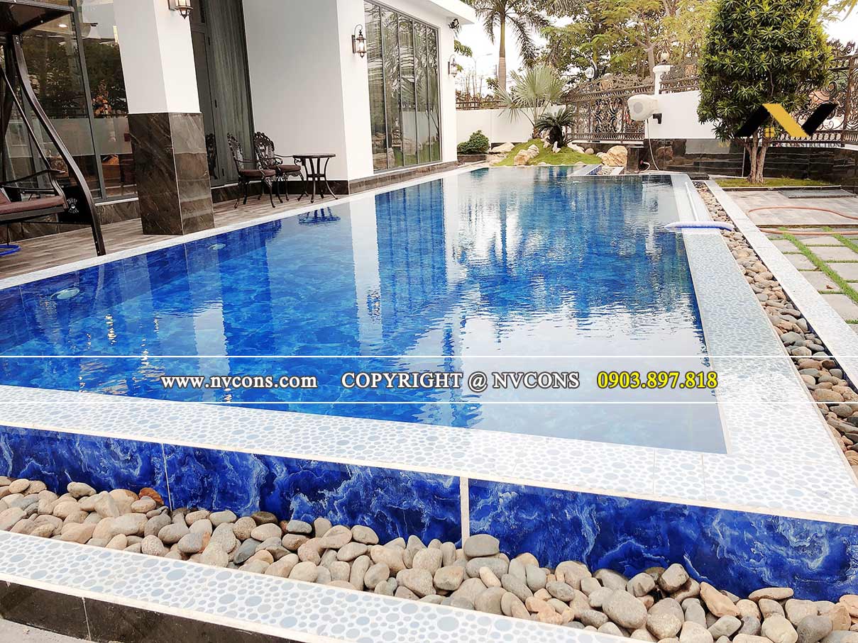 Hồ bơi tràn viền 4 cạnh và rải sỏi trang trí mương tràn Hồ bơi tràn viền 4 cạnh và rải sỏi trang trí mương tràn