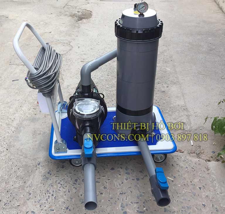 Thiết bị hút cặn di động hồ bơi Thiet bi hut can di dong ho boi