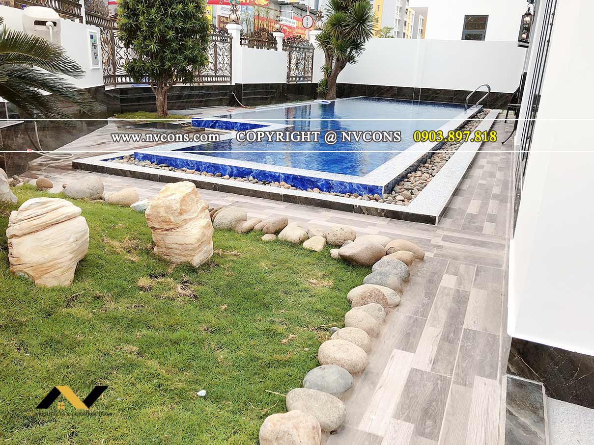 Thiết kế hồ bơi hài hòa với kiến trúc khuôn viên sân vườn Thiết kế hồ bơi hài hòa với kiến trúc khuôn viên sân vườn